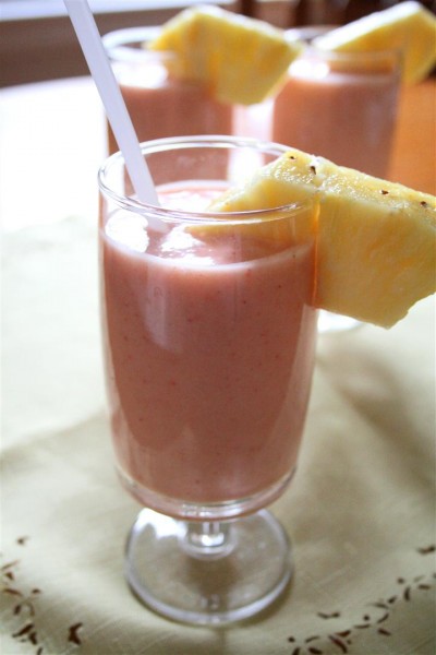 Stawberry Pineapple Smoothie 01