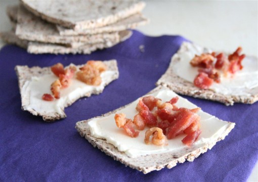 Bacon and Cream Cheese Topping on Crackers