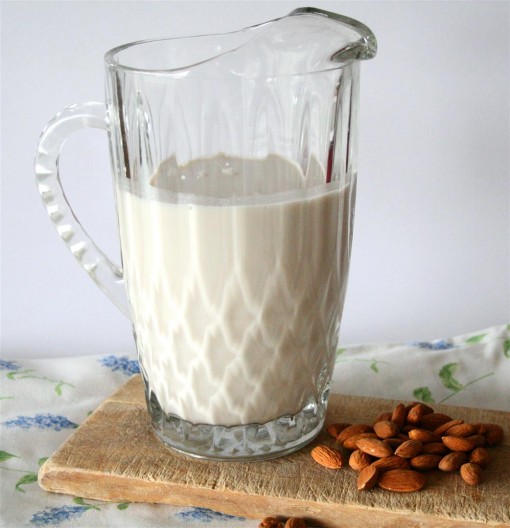 Almond Milk 02