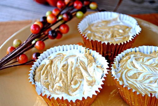 Mini Pumpkin Swirl Cheesecakes 03