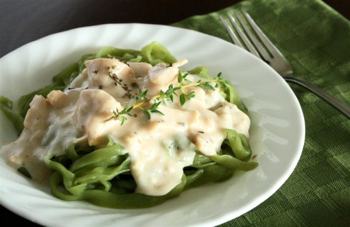 Low Carb Pasta with Garlic White Sauce Recipe