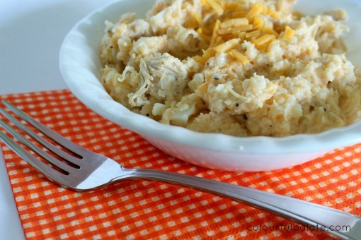 Macaroni and cheese recipe made with cauliflower and sour cream - make your inner child happy